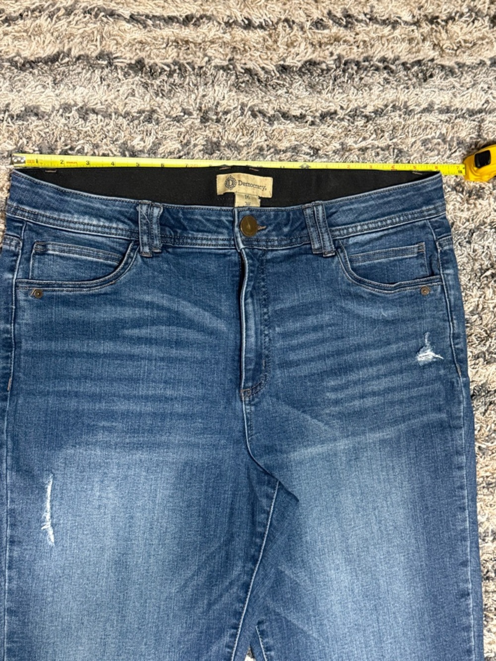 Democracy Straight-Leg Ankle Cropped Mid-Rise Blue Jeans - Picture 4 of 11